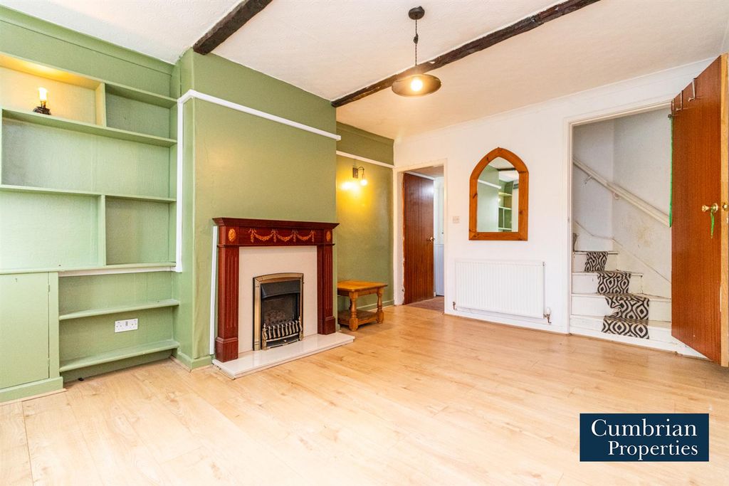 Property photo 2 of 17