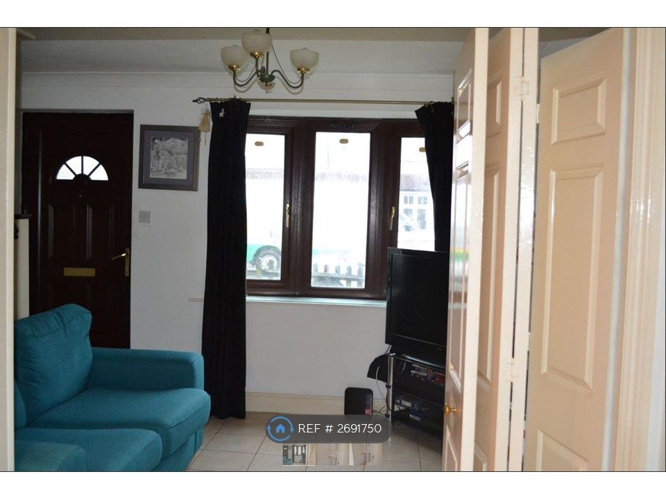 Property photo 2 of 5 Lounge