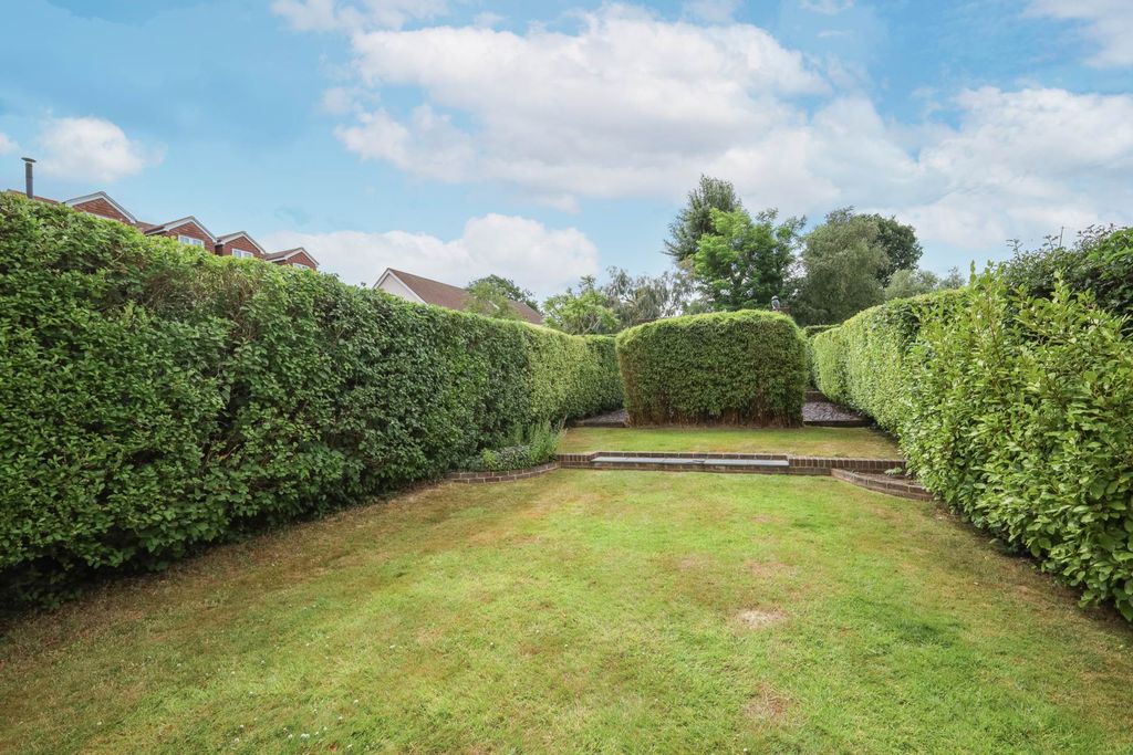 Property photo 2 of 20