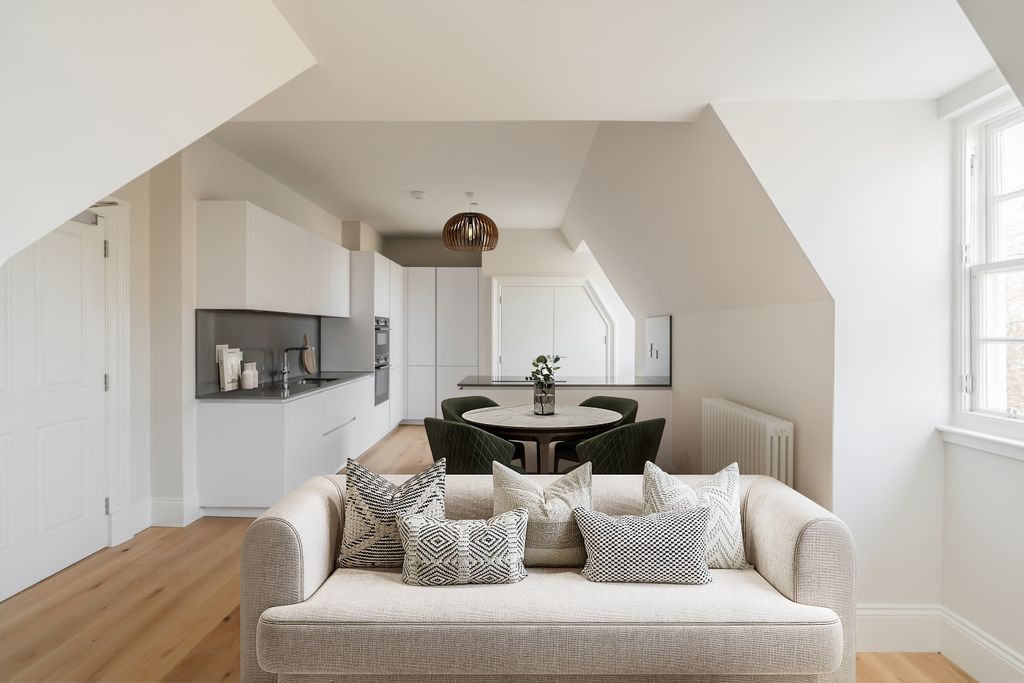 Property photo 1 of 9 Primary Property Image