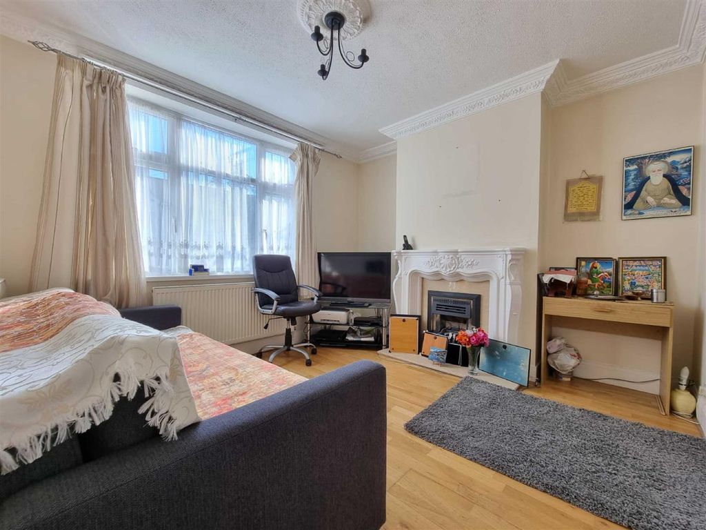 Property photo 2 of 13