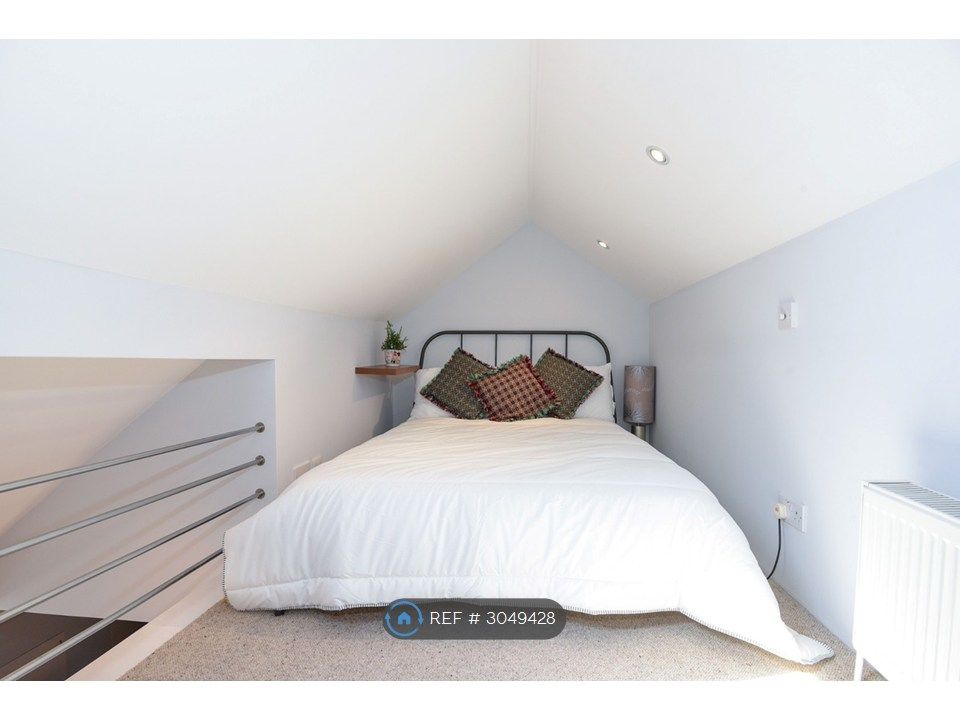 Property photo 1 of 3