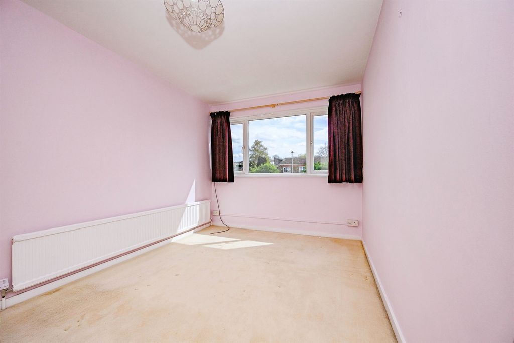 Property photo 2 of 18