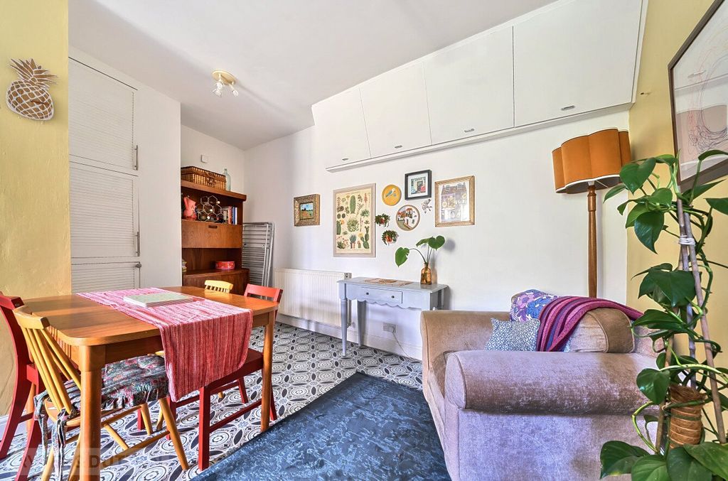 Property photo 3 of 20 Kitchen Diner