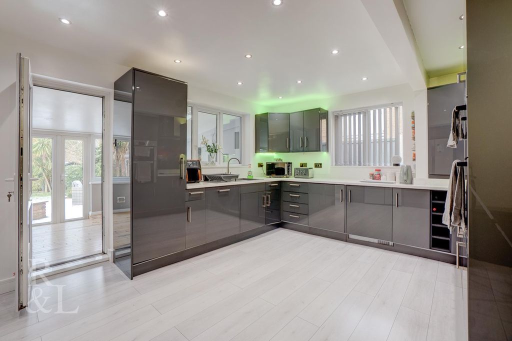 Property photo 2 of 25 Batched (24).Jpg