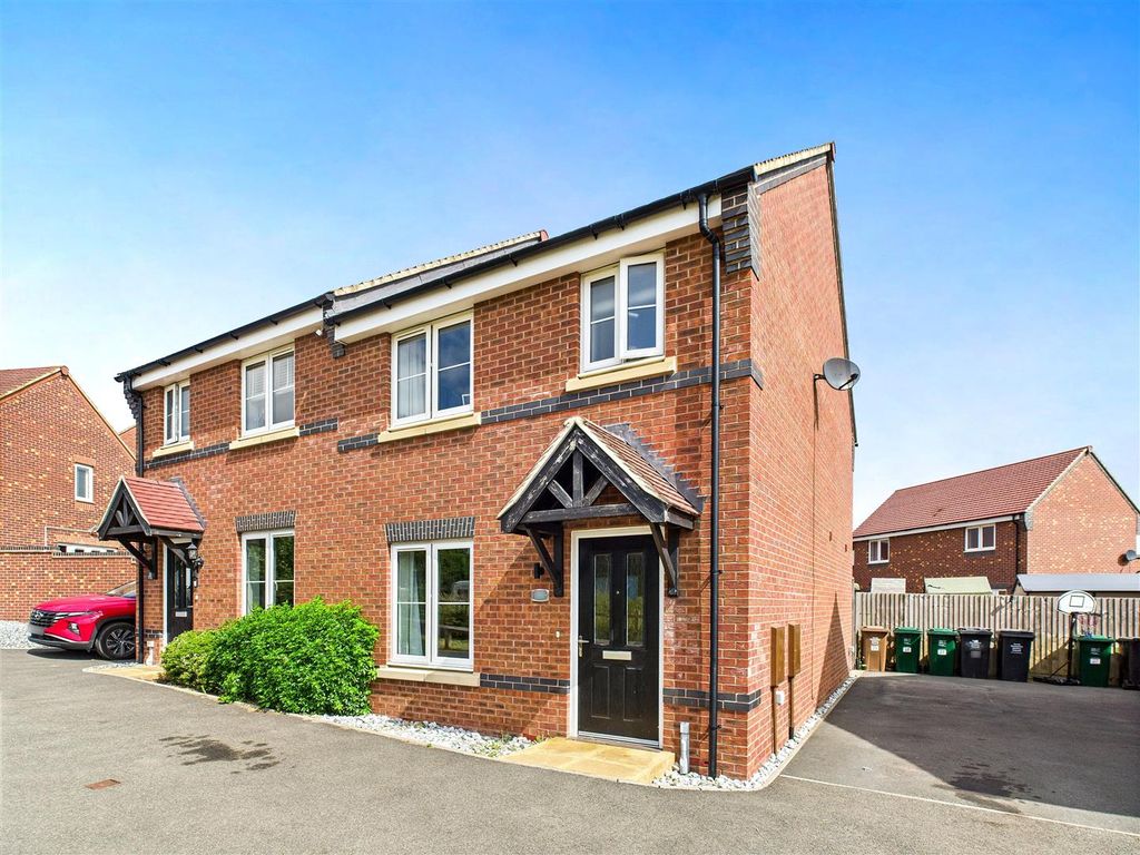 Property photo 2 of 33 Sharcote Drive, Stanton (1).Jpg