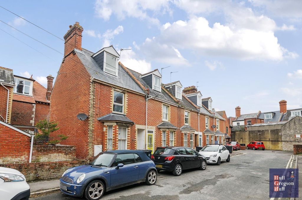 Property photo 1 of 17 3c8B752E-Bcda-459B-985d-Bd0A8F3F2A76.Jpg