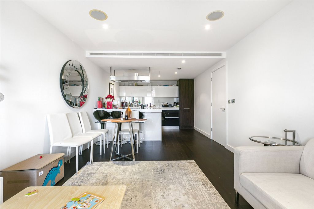 Property photo 2 of 19 Picture No. 11