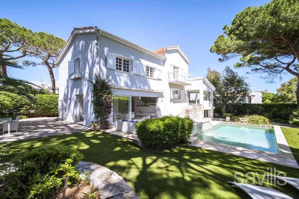 Property photo 1 of 16 Ideally Located For The Garoupe Beaches