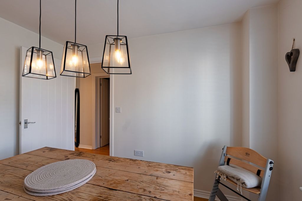 Property photo 3 of 30