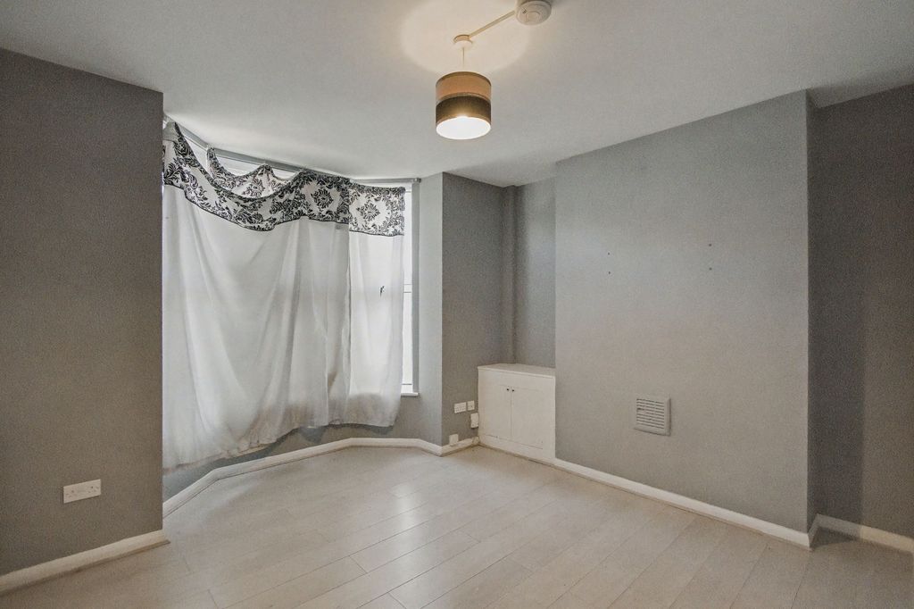 Property photo 3 of 13 78A Stopford Road, London, E13 0Lz