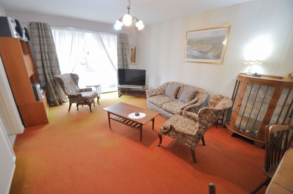 Property photo 2 of 25