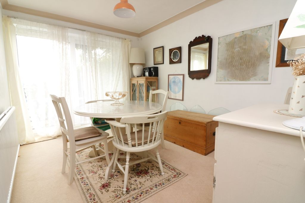 Property photo 3 of 11 Img_0211