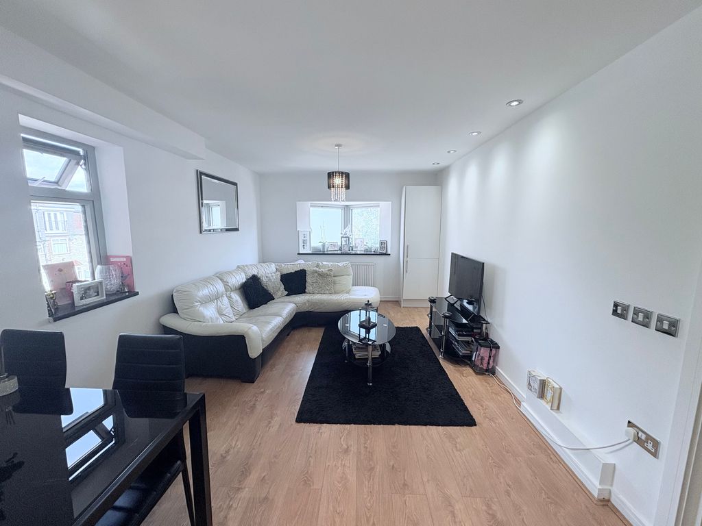 Property photo 1 of 18 Img_3346