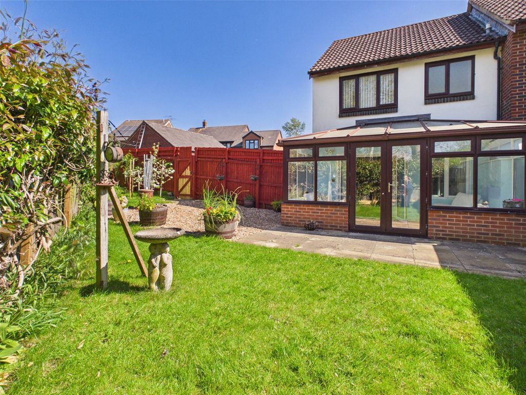 Property photo 1 of 17 Picture No. 12