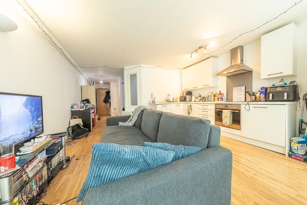 Property photo 2 of 18