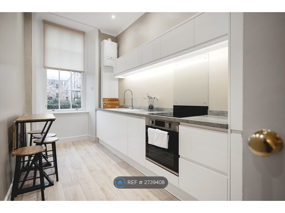 Property photo 3 of 14 Kitchen