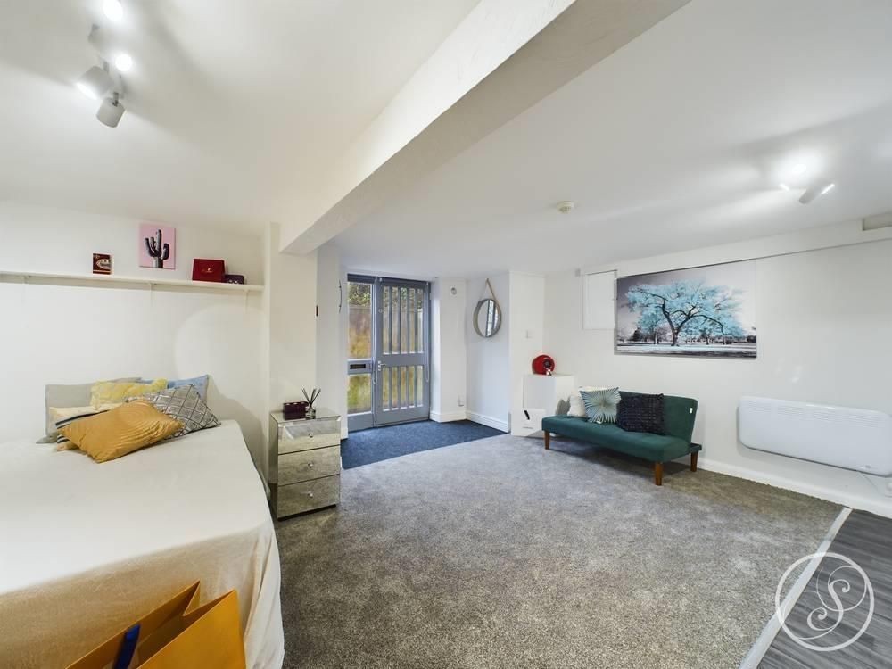 Property photo 2 of 5 Cam02071G0-Pr0230-Still012-Thumbnail-H750-70 (003)