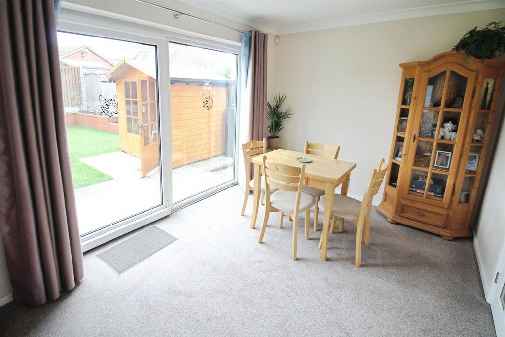 Property photo 3 of 15 Dining Room