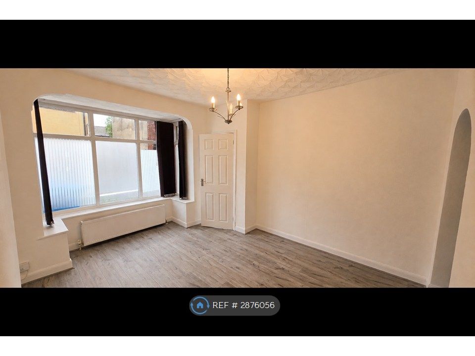 Property photo 3 of 15 Living Room