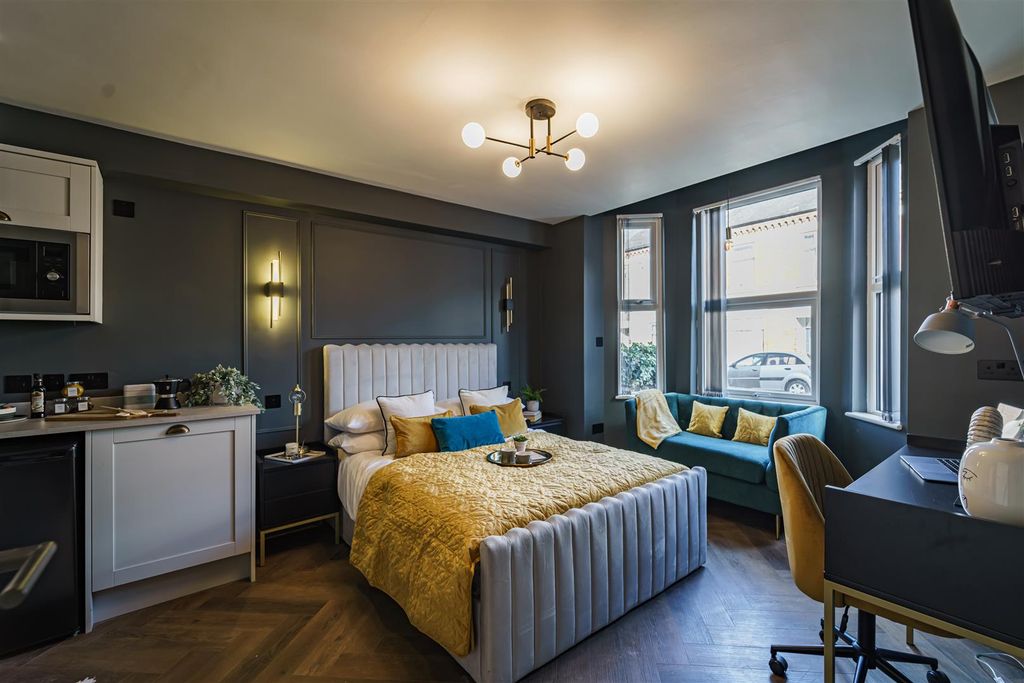 Property photo 1 of 22 011-A7R03422-Hdr.Jpg