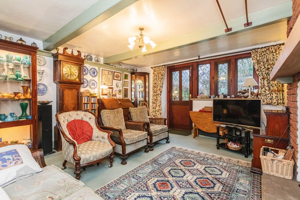 Property photo 2 of 27 Picture No. 24