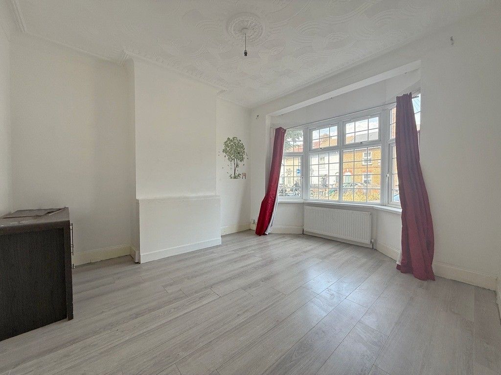 Property photo 2 of 8 Gallery