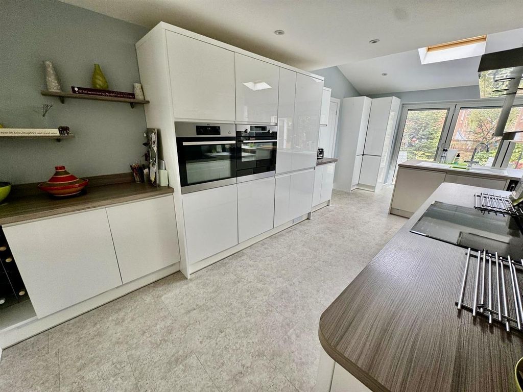 Property photo 3 of 24 c8E605Db-Cb20-41d6-B670-Fb5F83cc46F5.Jpg