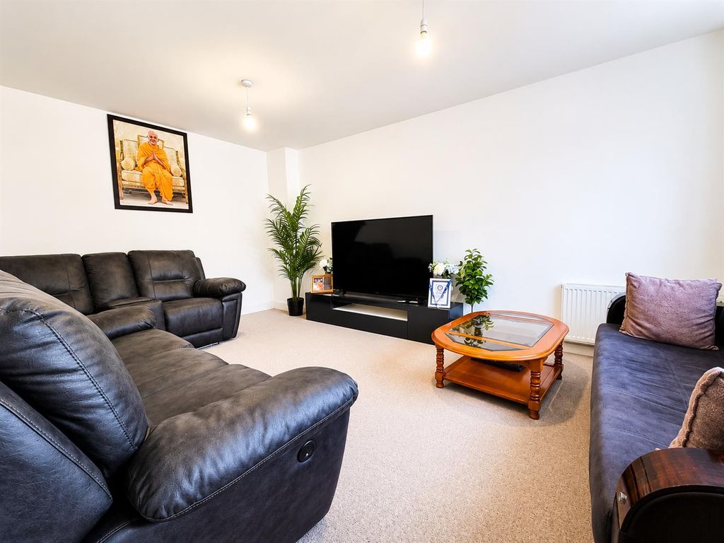 Property photo 2 of 17 10.Png