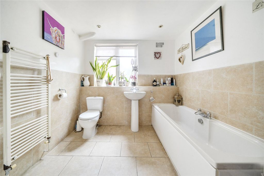 Property photo 3 of 17 Picture No. 11