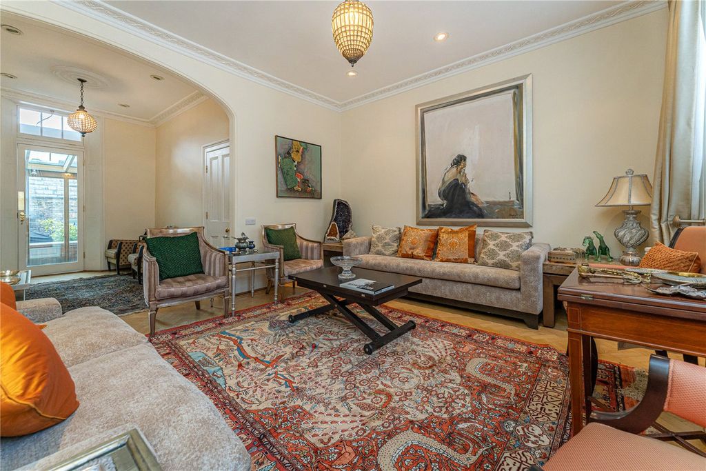 Property photo 2 of 25