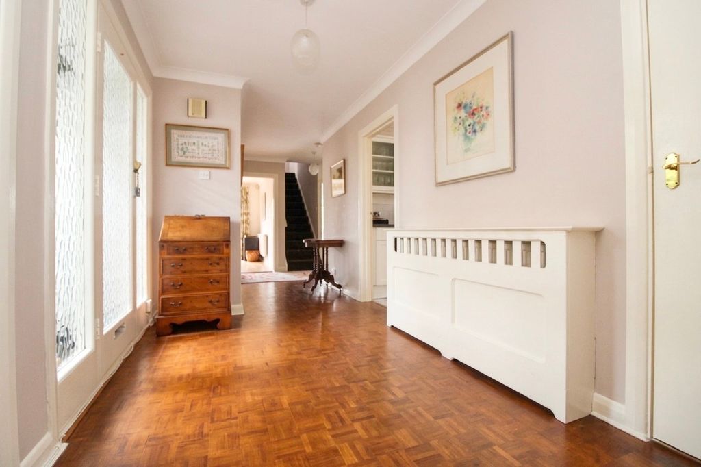 Property photo 3 of 18