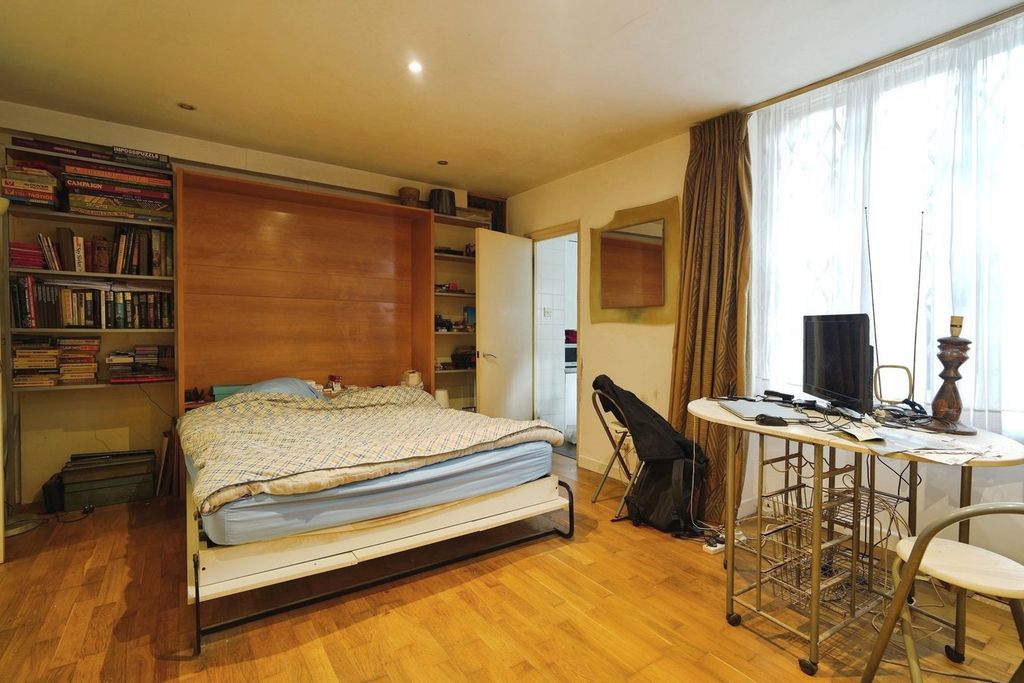 Property photo 3 of 9