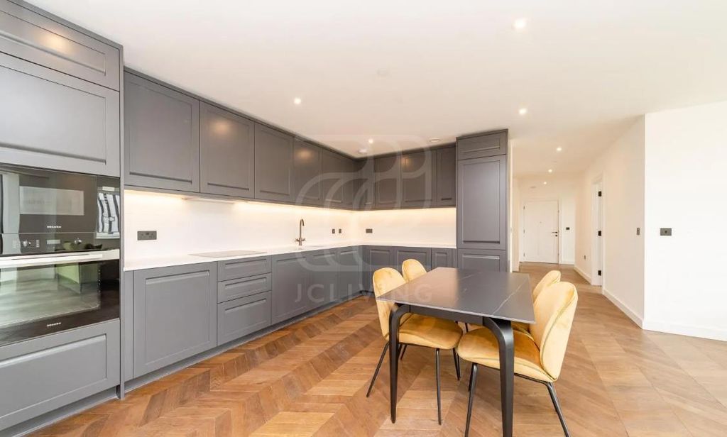 Property photo 3 of 11 CH25 (4).Jpg