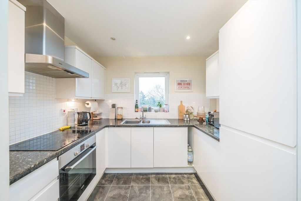 Property photo 3 of 5