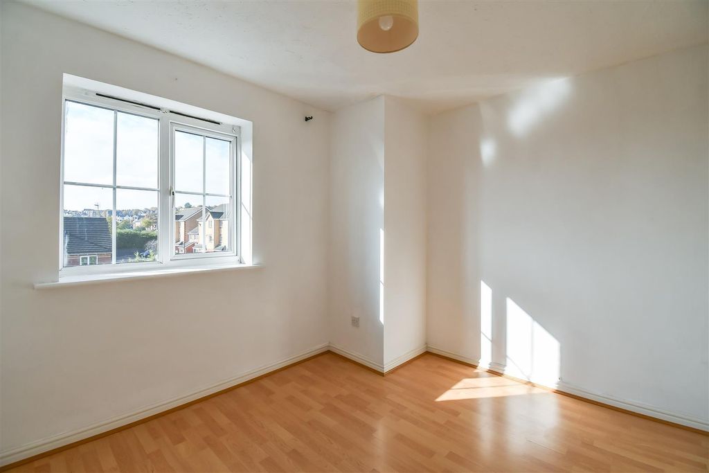 Property photo 2 of 9 Km9Srfie4Ewzrlxaxmgzyw.Jpg