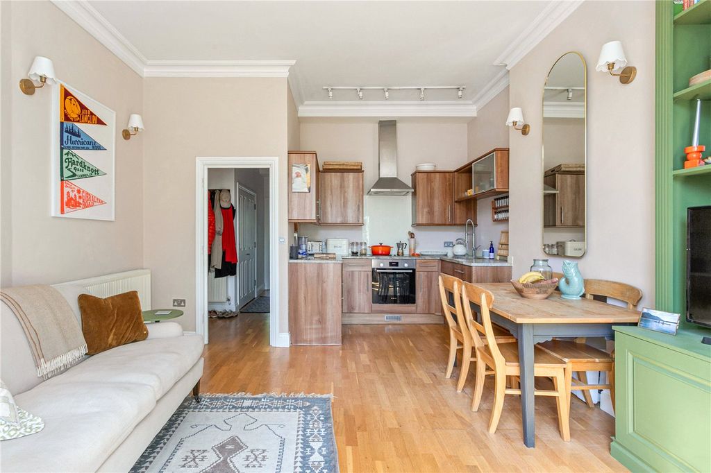 Property photo 2 of 12 Picture No. 05