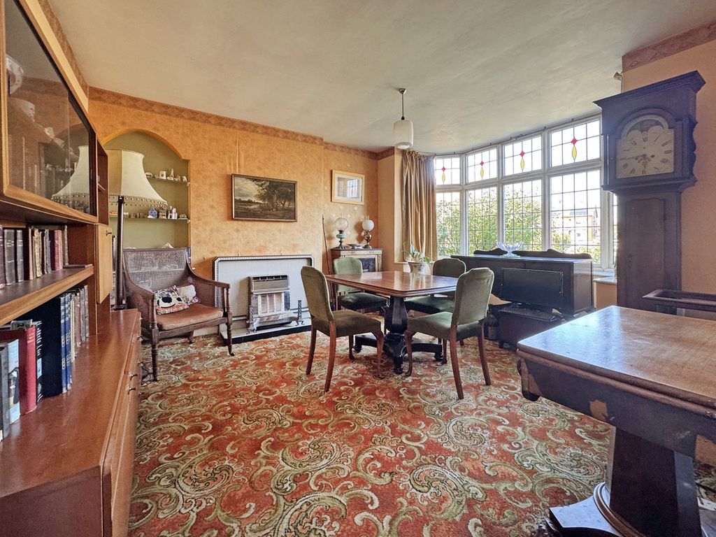 Property photo 2 of 38