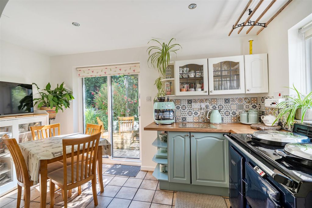 Property photo 3 of 39 Kitchen