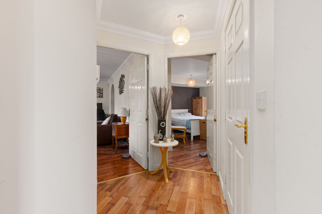 Property photo 2 of 15 1 Tollbraes Road 04