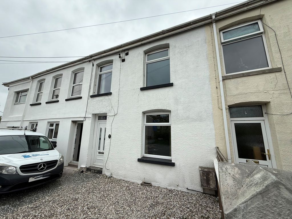 Property photo 1 of 9 Front