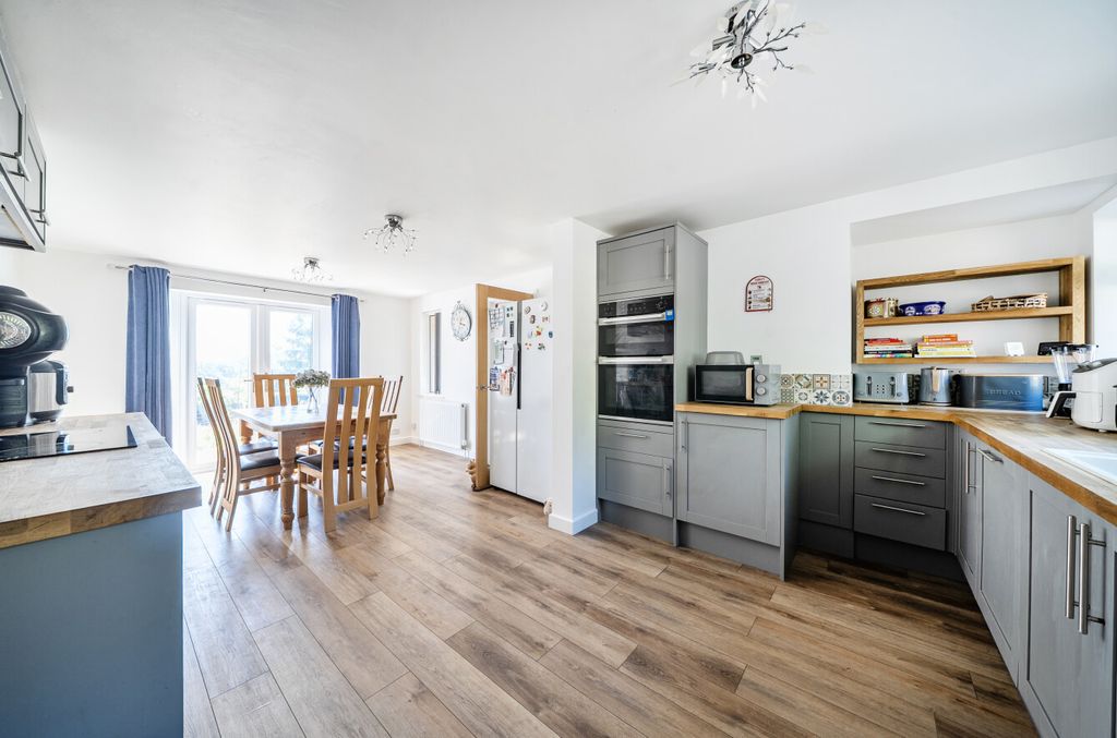 Property photo 3 of 26 1486430-12-6A5669...