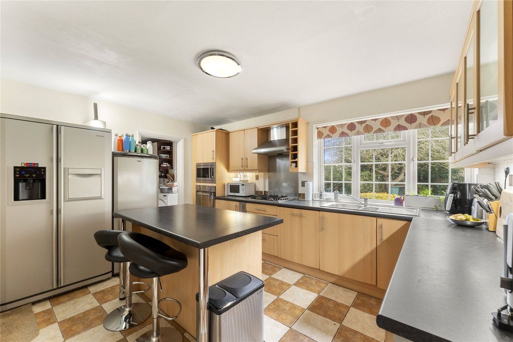 Property photo 3 of 11 3