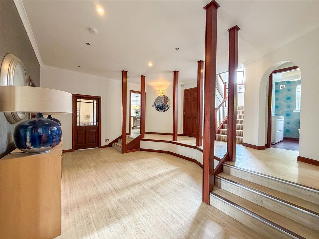 Additional image 4 of 5 bed detached house for saleChateau Grove, Hamilton ML3
