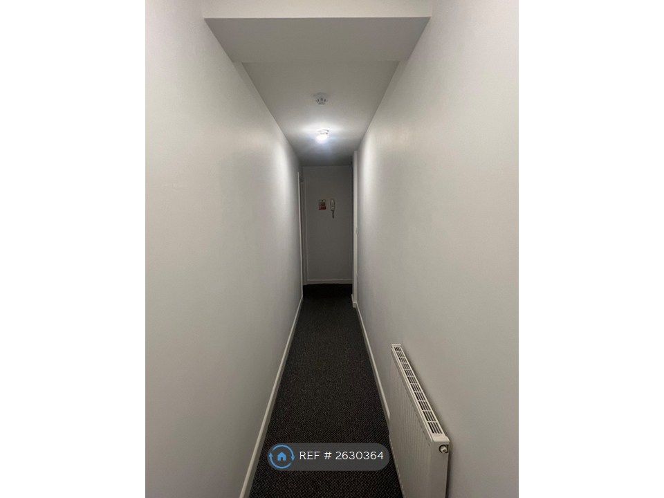 Property photo 3 of 6 Hallway