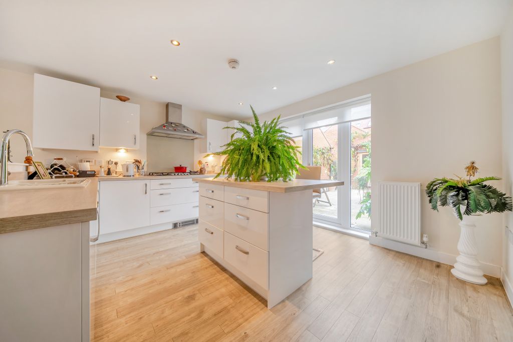 Property photo 1 of 22