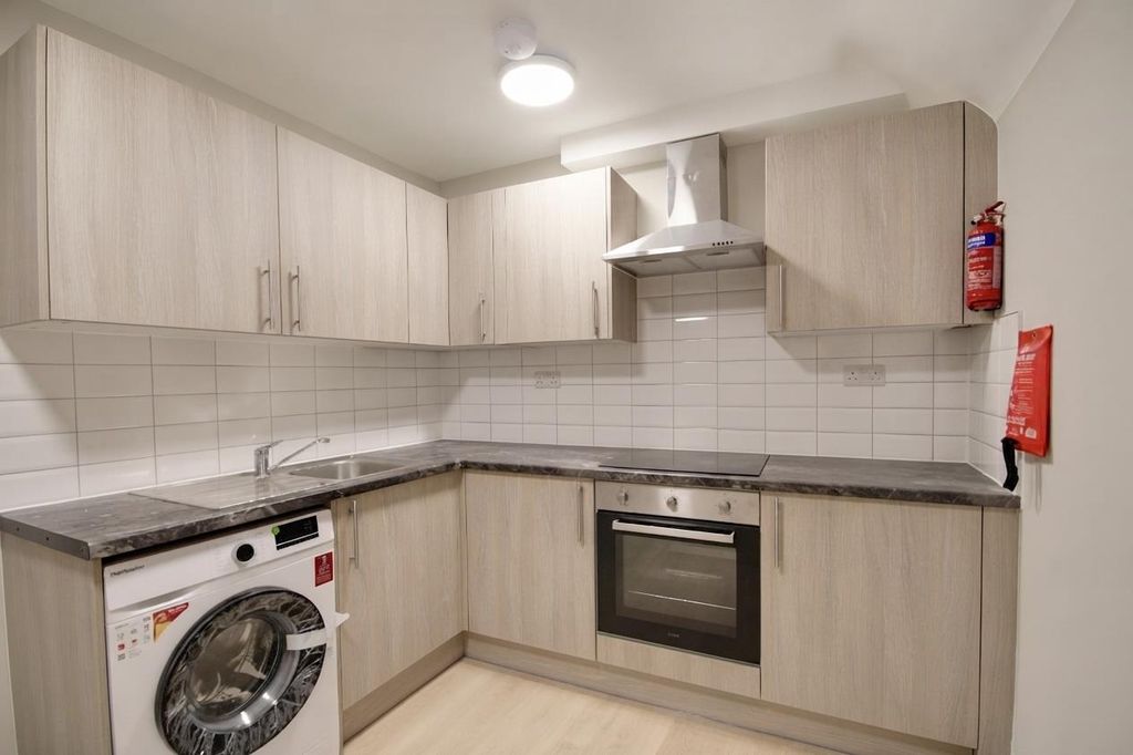 Property photo 3 of 11 Kitchen.Jpg
