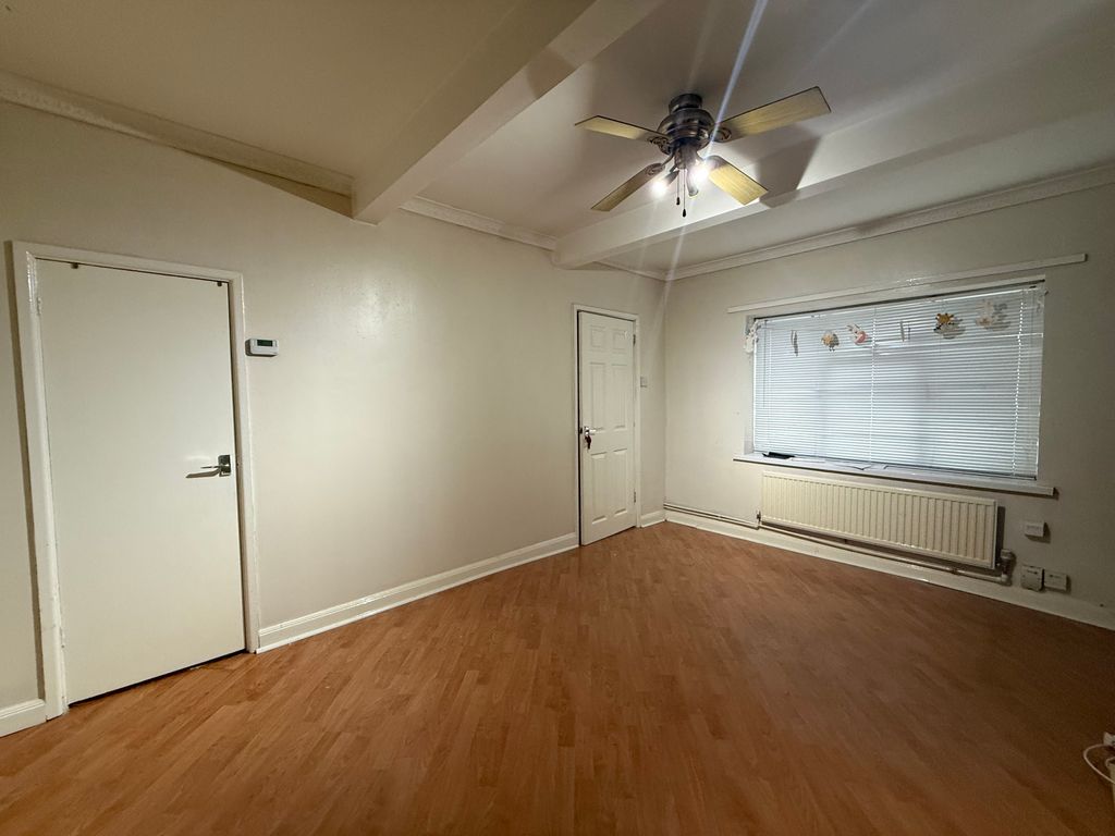 Property photo 3 of 14 Image