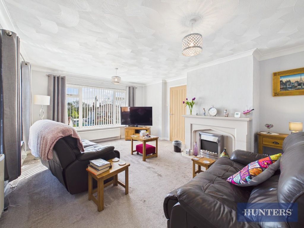 Property photo 2 of 17 Living Room