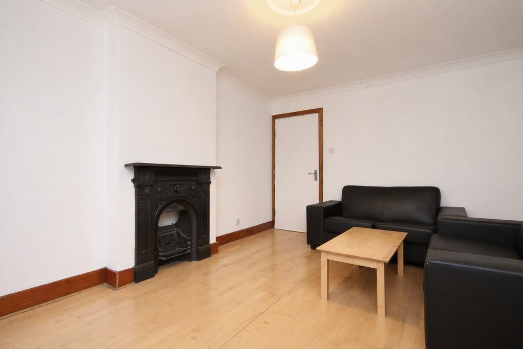 Property photo 3 of 13 Photo 11